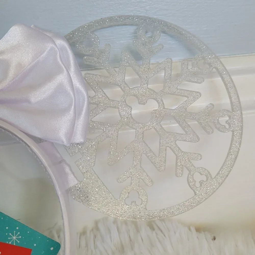 Disney Minnie Mouse Snowflake Winter Ears